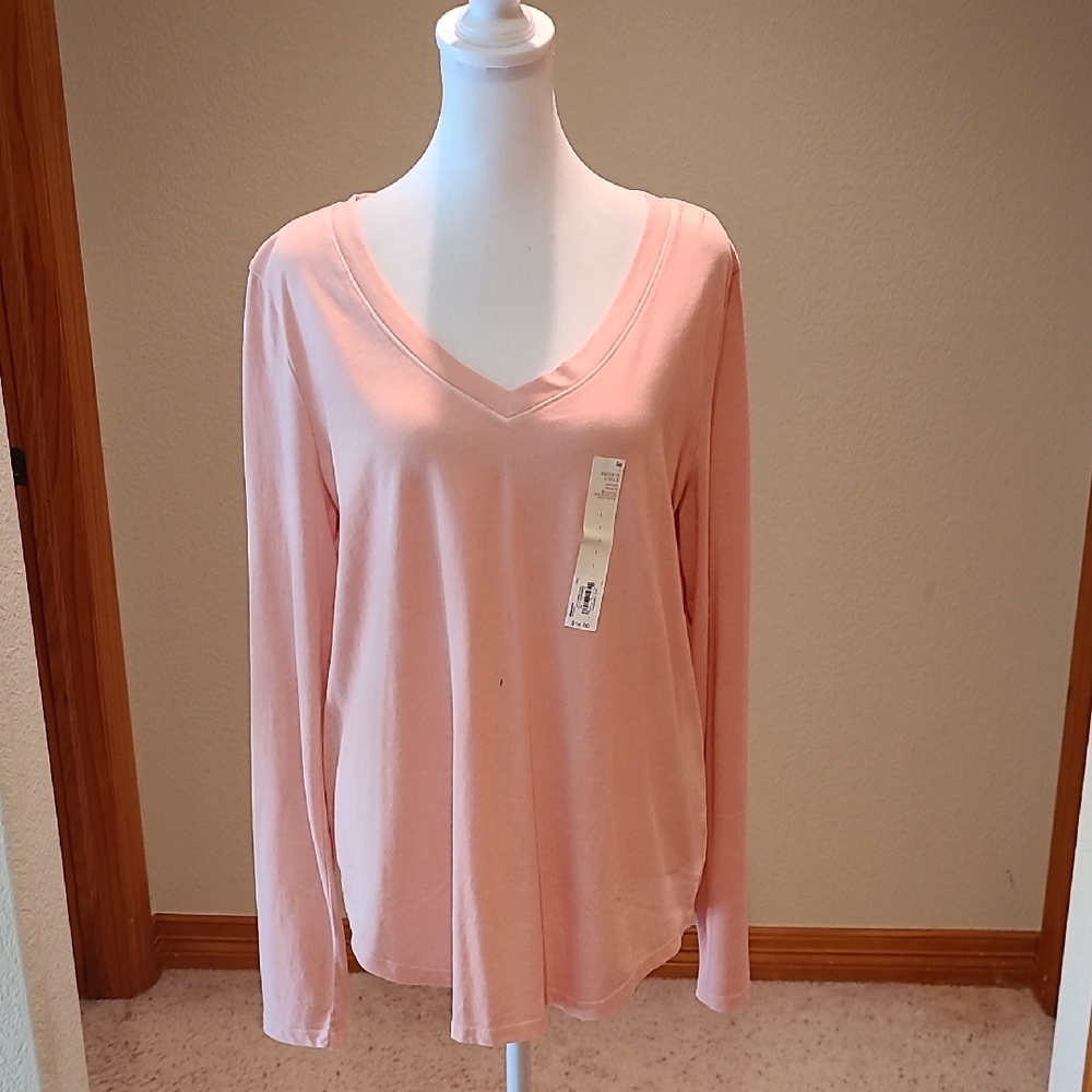 SO Women's Soft Pink V-Neck Long Sleeve Tee Size L New